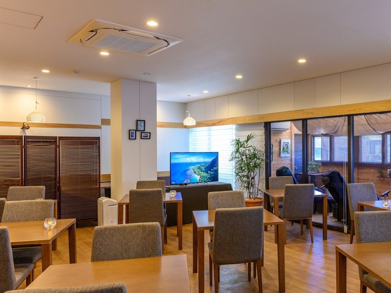 フリーラウンジ